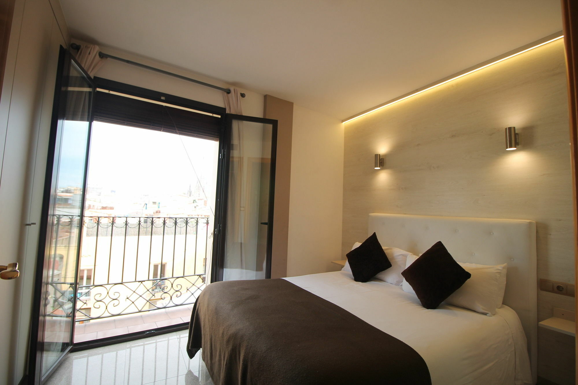 Aparthotel Rambla108 Barcelona Exterior photo