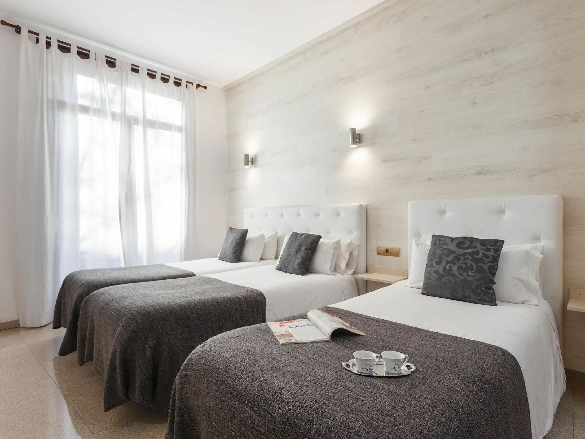 Aparthotel Rambla108 Barcelona Exterior photo